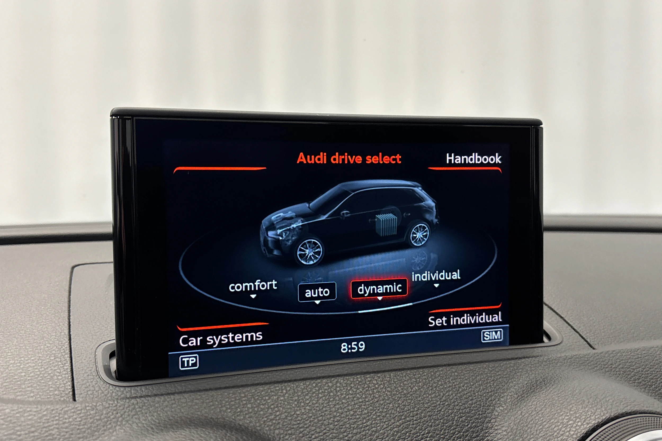 punainen Audi A3 2016 kuva 18.