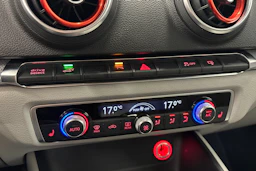 punainen Audi A3 2016 kuva 21.