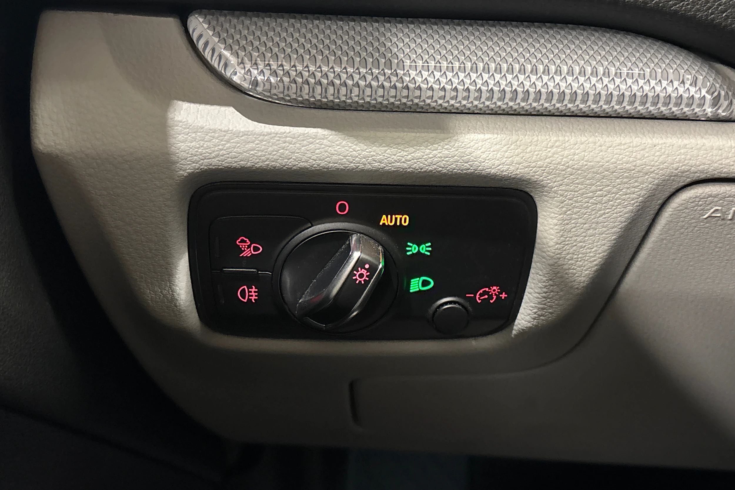 punainen Audi A3 2016 kuva 23.