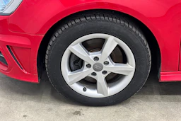 punainen Audi A3 2016 kuva 25.