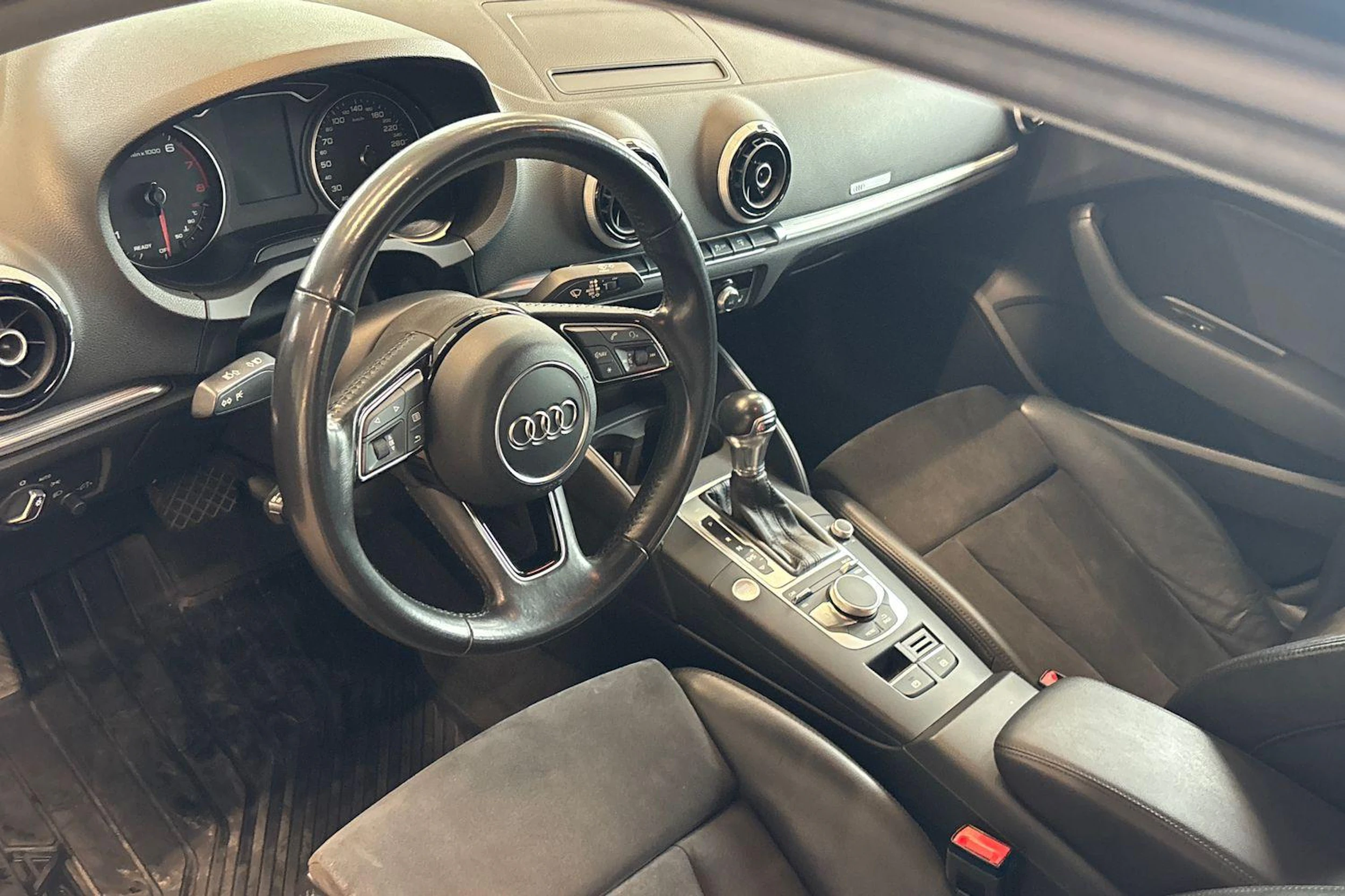 musta Audi A3 2017 kuva 6.