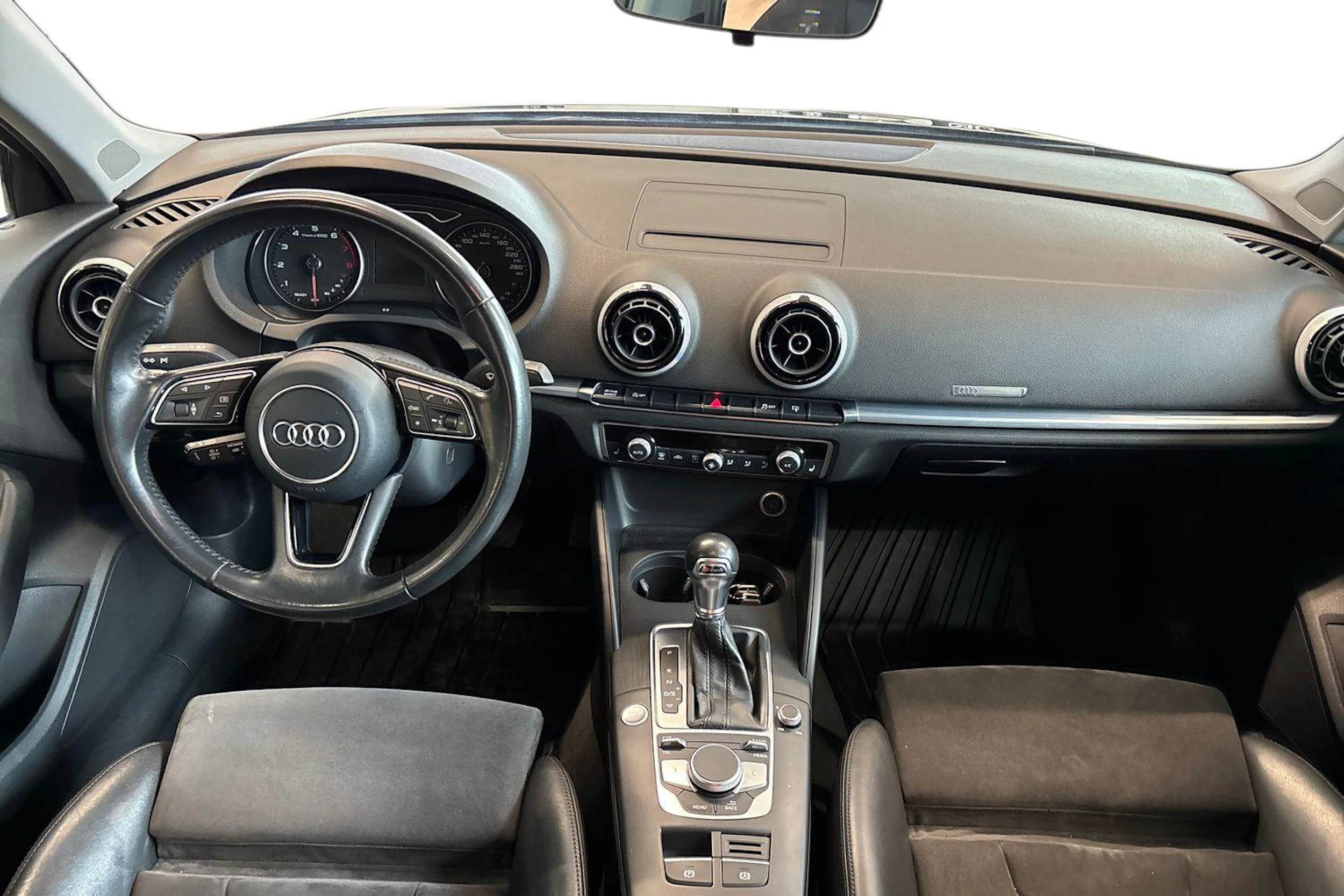 musta Audi A3 2017 kuva 7.
