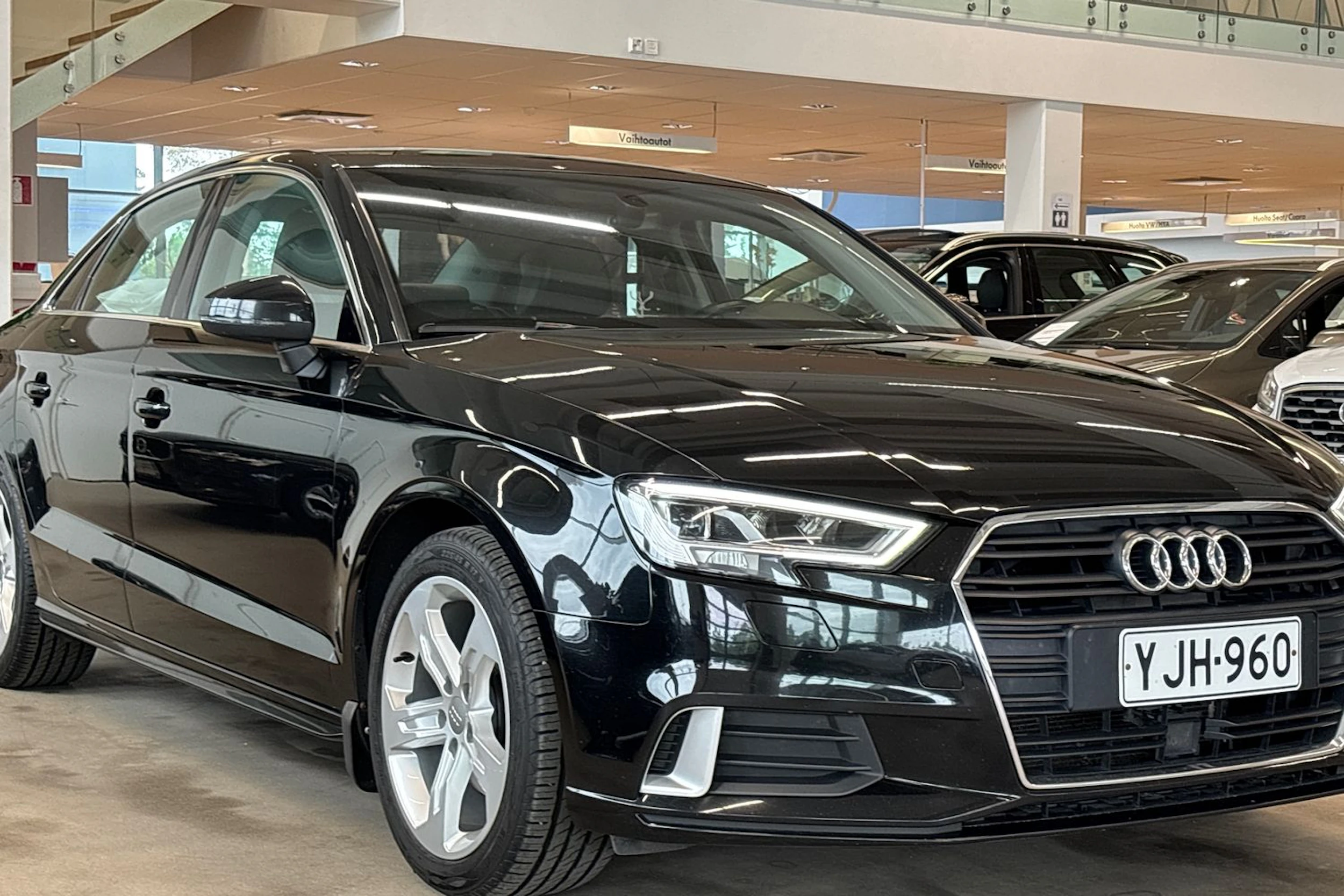 musta Audi A3 2017 kuva 12.