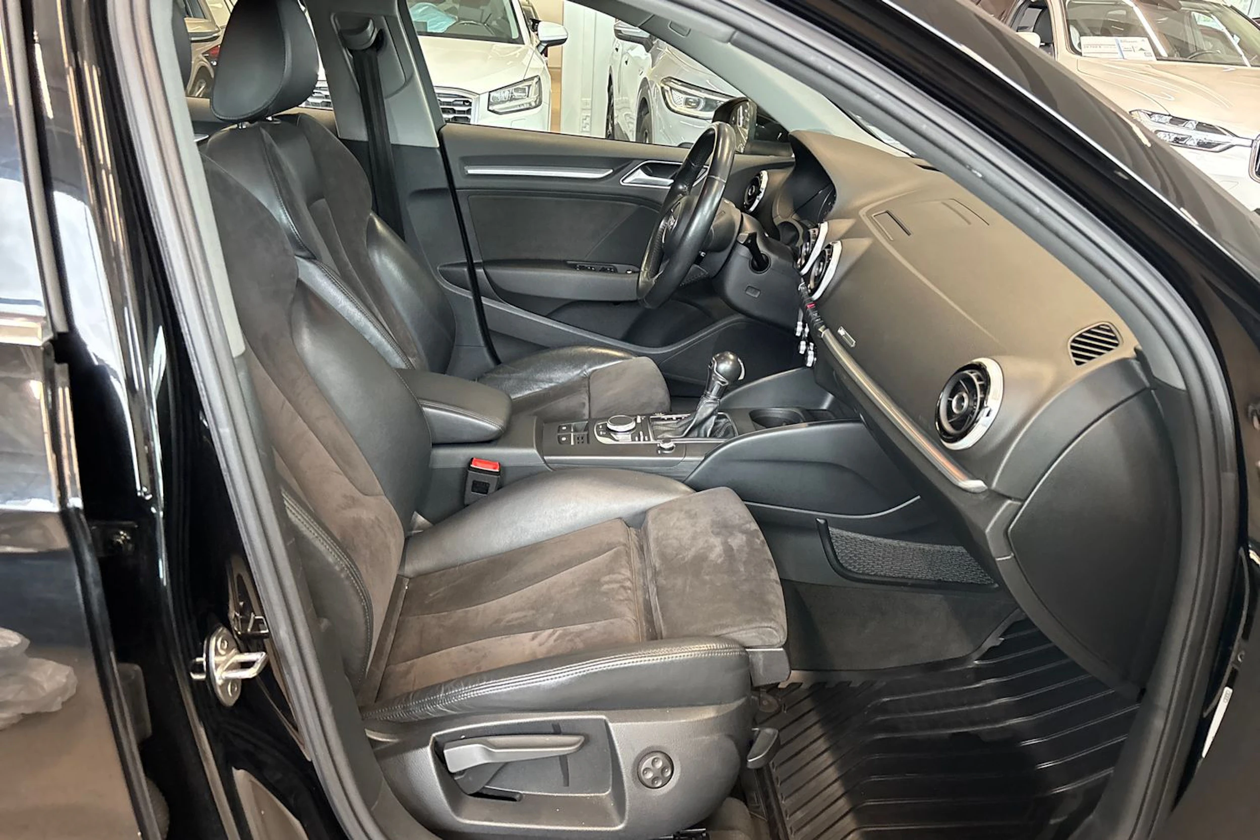 musta Audi A3 2017 kuva 21.