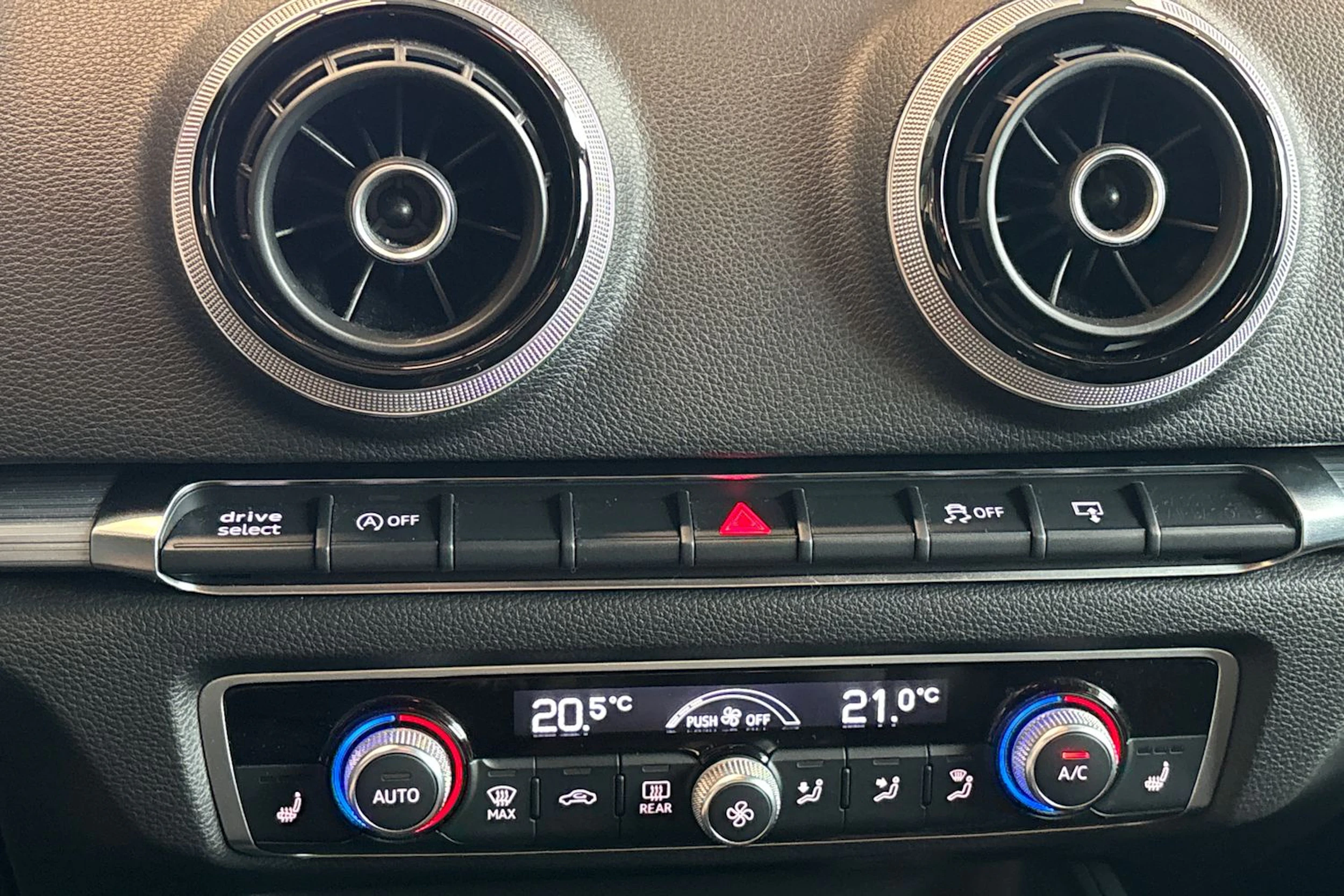 musta Audi A3 2017 kuva 35.