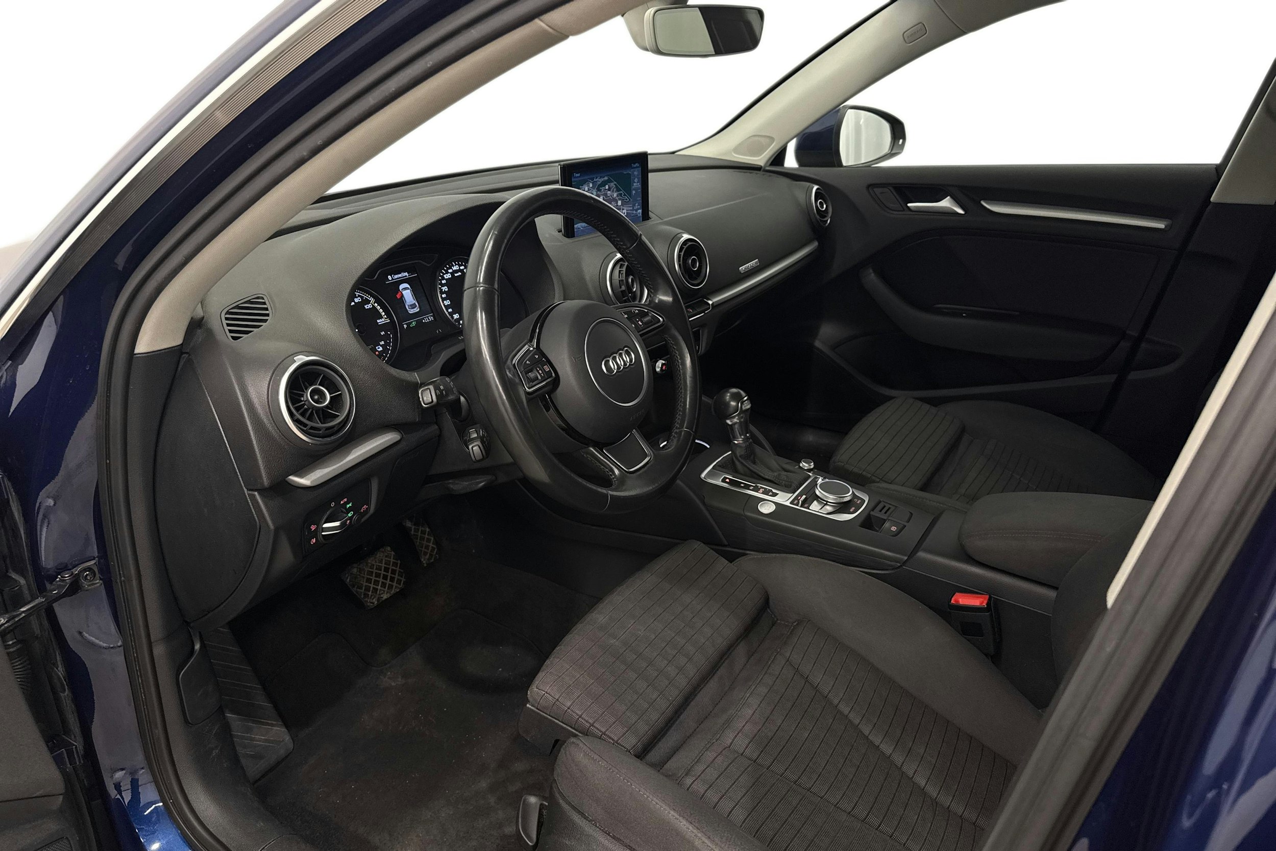 sininen Audi A3 2016 kuva 7.