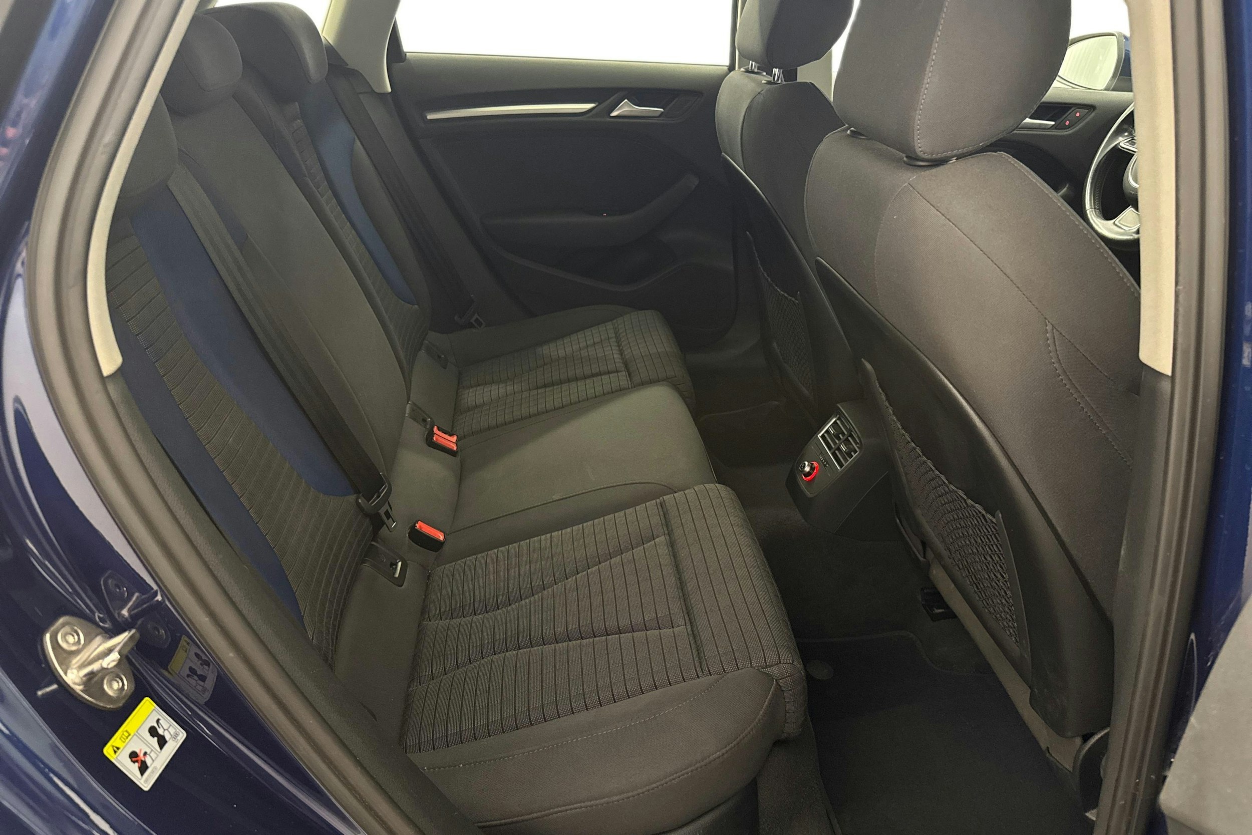 sininen Audi A3 2016 kuva 10.