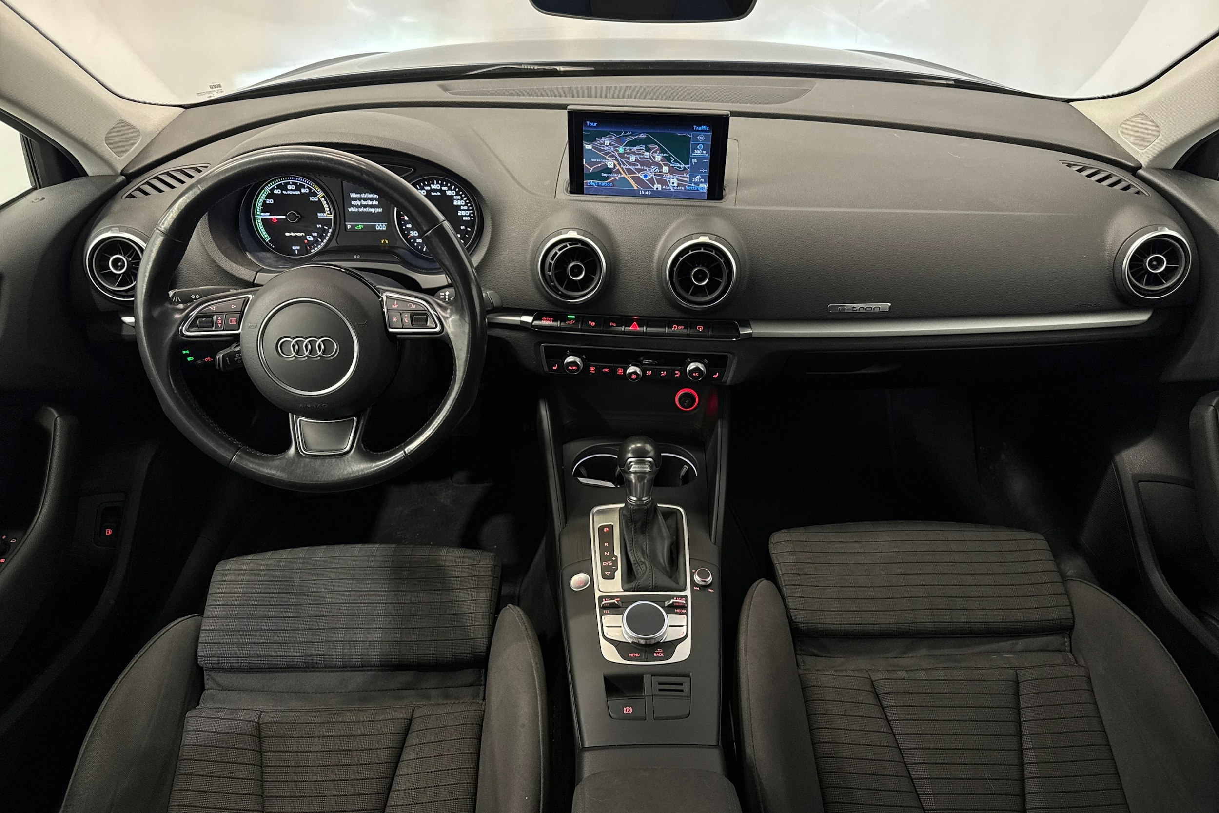 sininen Audi A3 2016 kuva 14.