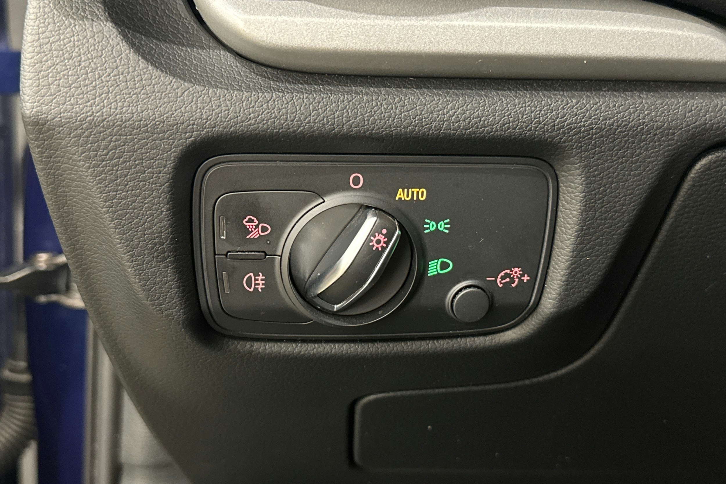 sininen Audi A3 2016 kuva 17.