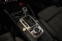 sininen Audi A3 2016 kuva 19.