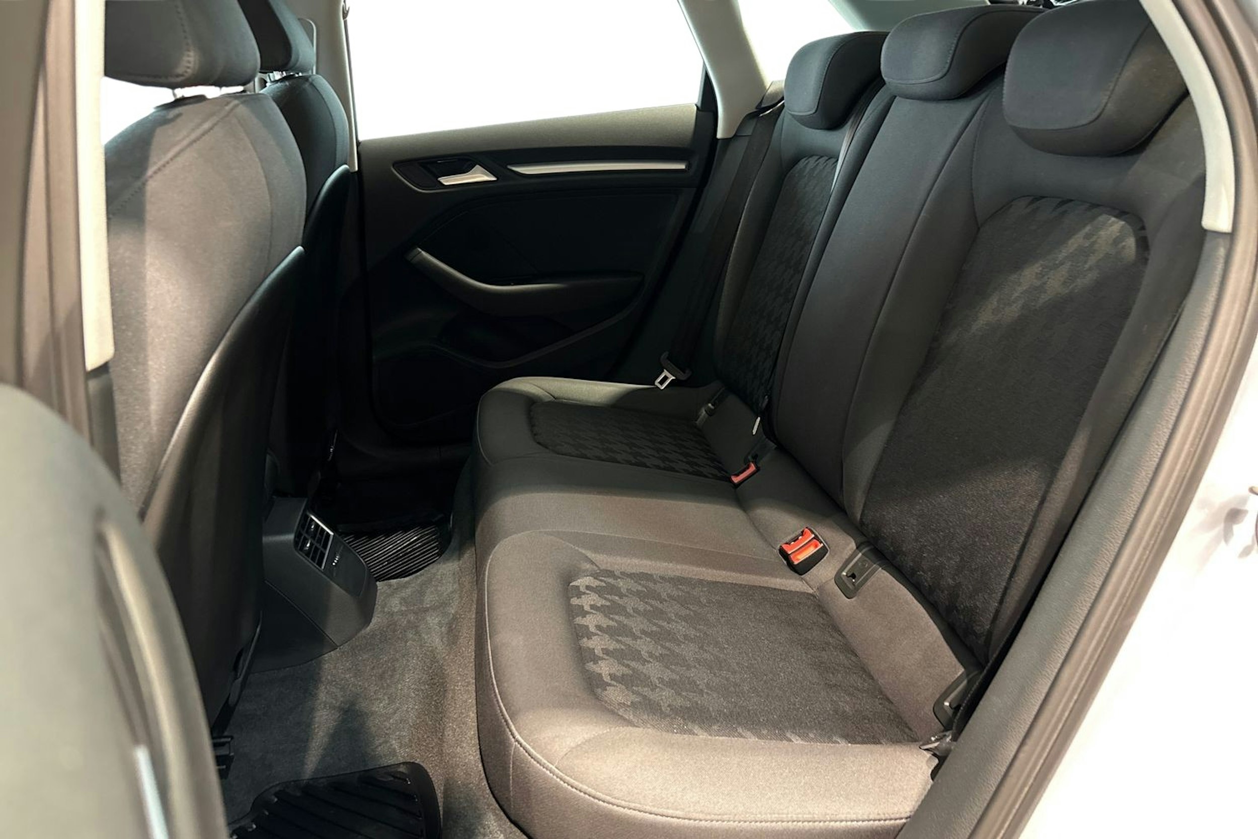 Hopea Audi A3 2016 kuva 10.