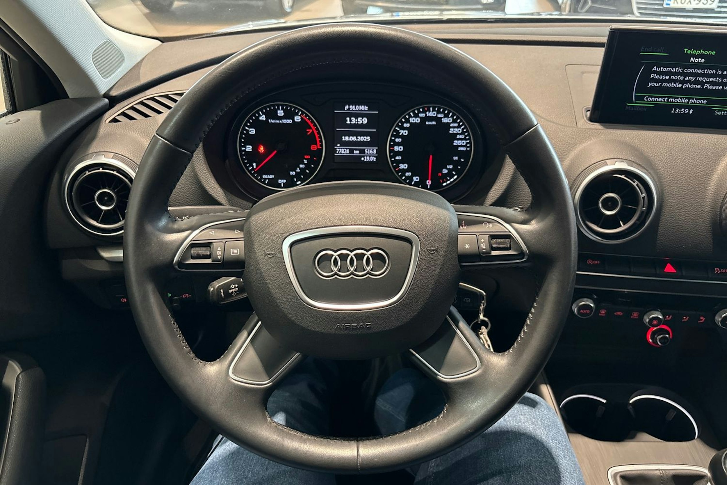 Hopea Audi A3 2016 kuva 17.