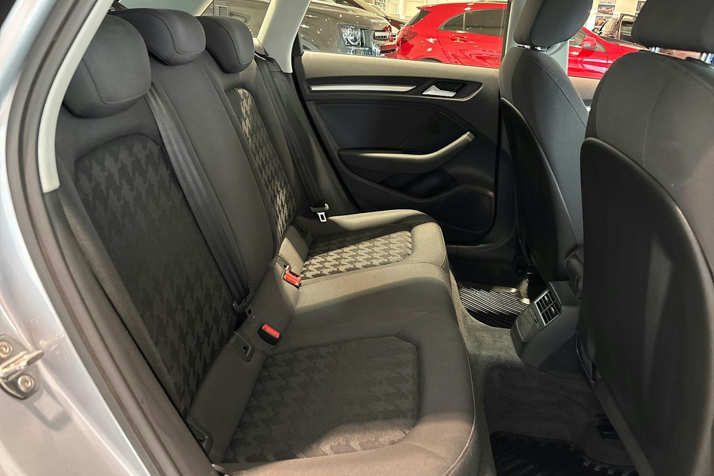 Hopea Audi A3 2016 kuva 30.