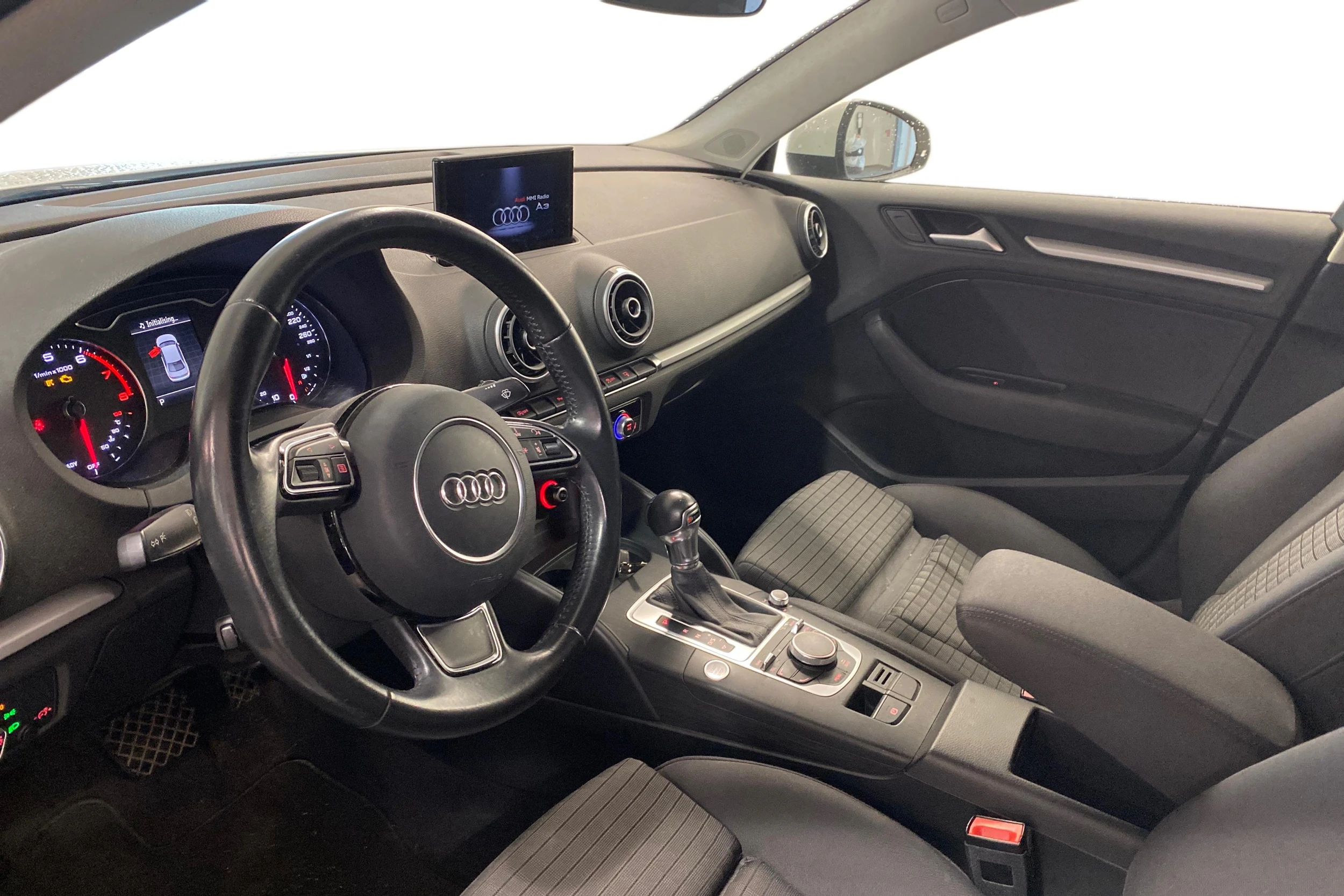 valkoinen Audi A3 2016 kuva 3.