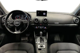 punainen Audi A3 2017 kuva 12.