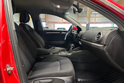 punainen Audi A3 2017 kuva 19.