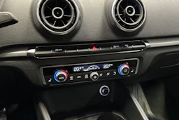 punainen Audi A3 2017 kuva 23.