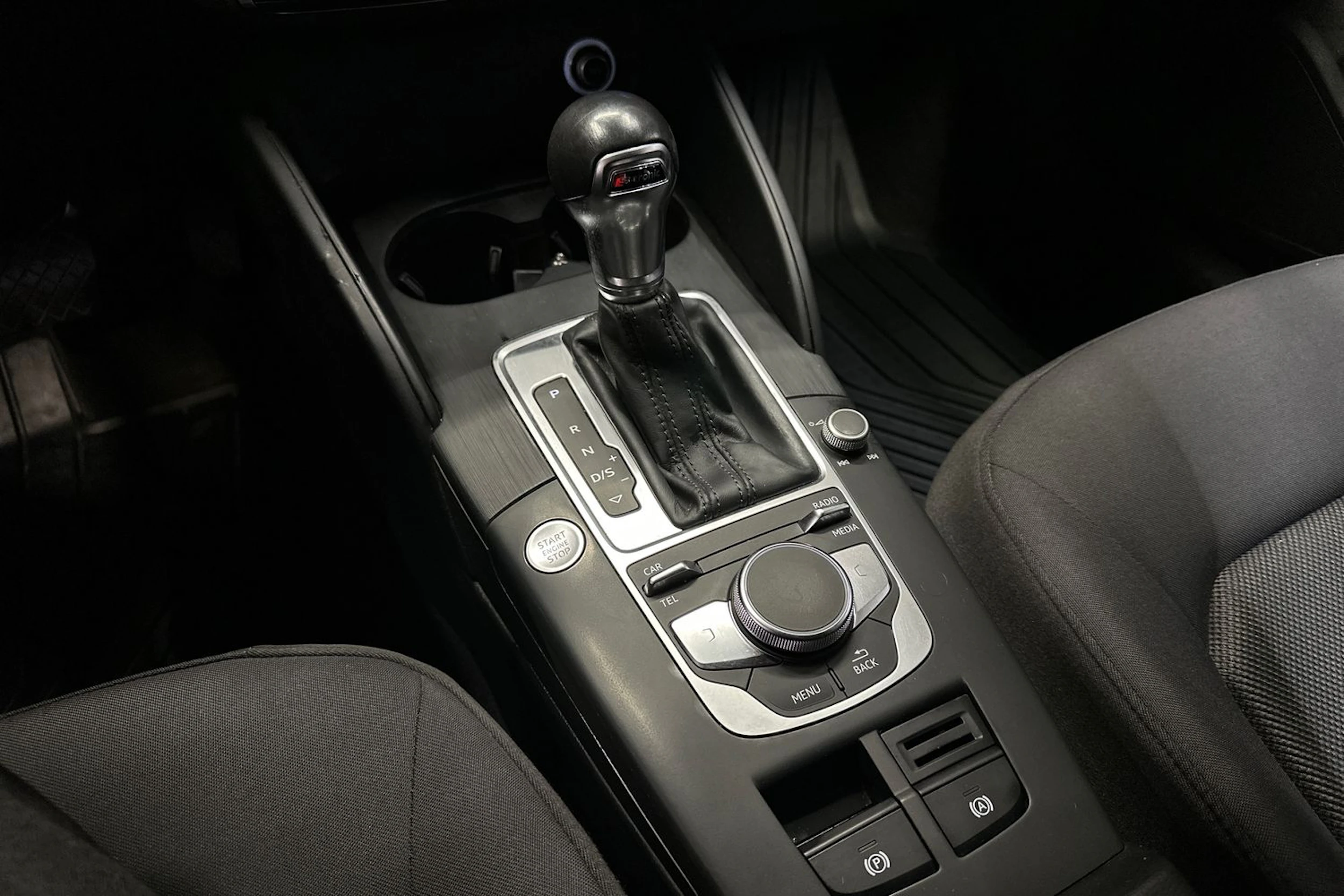 punainen Audi A3 2017 kuva 24.