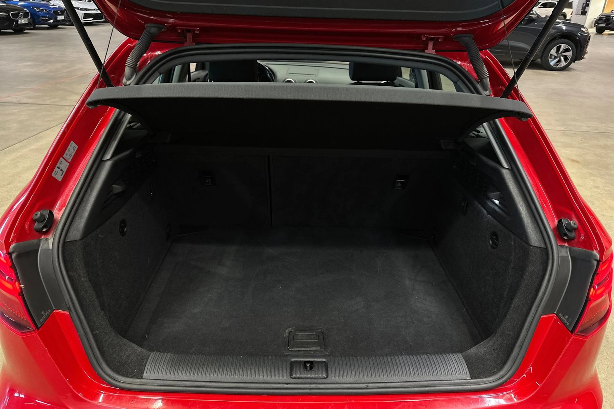 punainen Audi A3 2017 kuva 31.