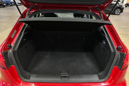 punainen Audi A3 2017 kuva 31.
