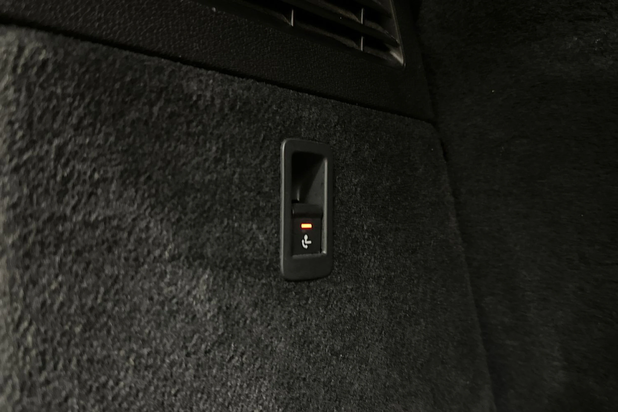 punainen Audi A3 2017 kuva 32.