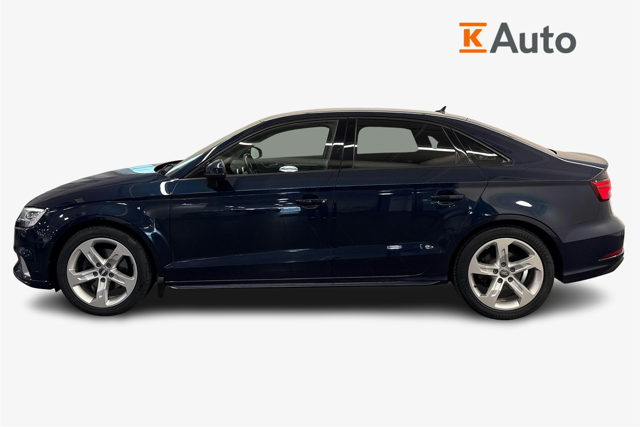 Harmaa Audi A3 2016 kuva 6.