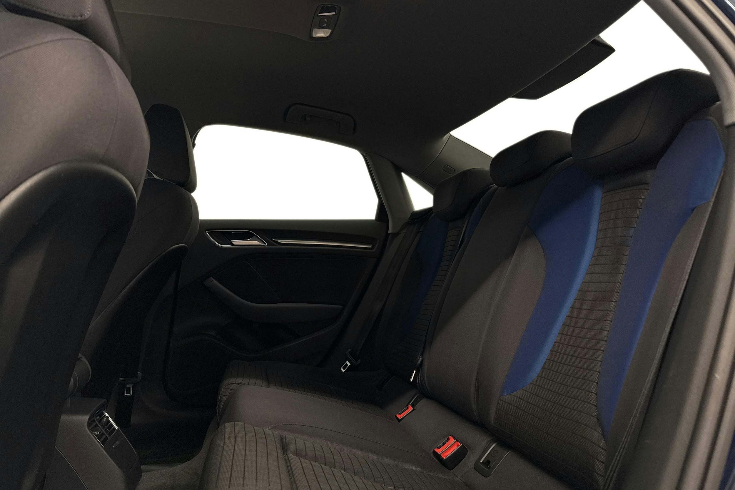Harmaa Audi A3 2016 kuva 10.