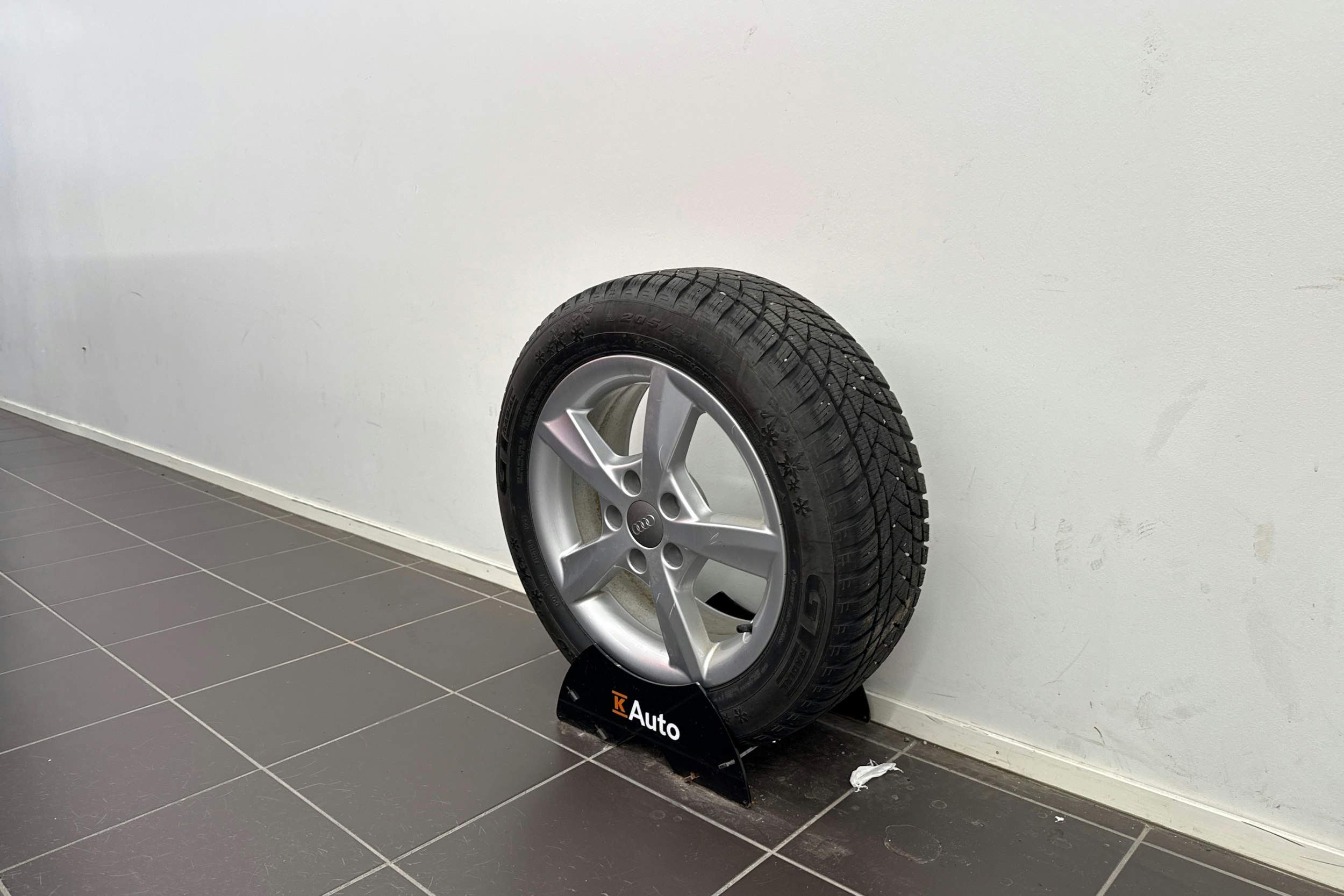 Harmaa Audi A3 2016 kuva 13.