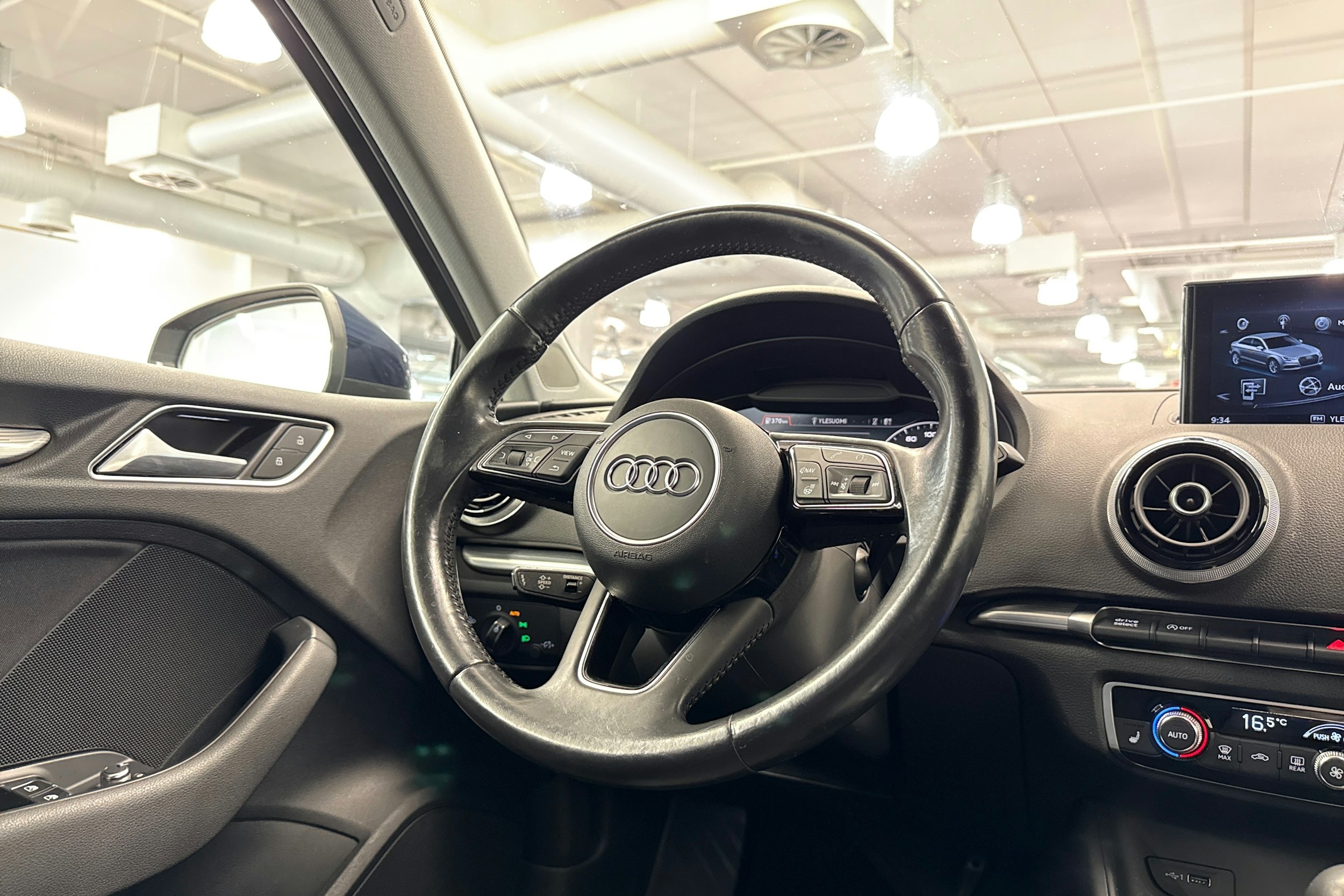 Harmaa Audi A3 2016 kuva 17.