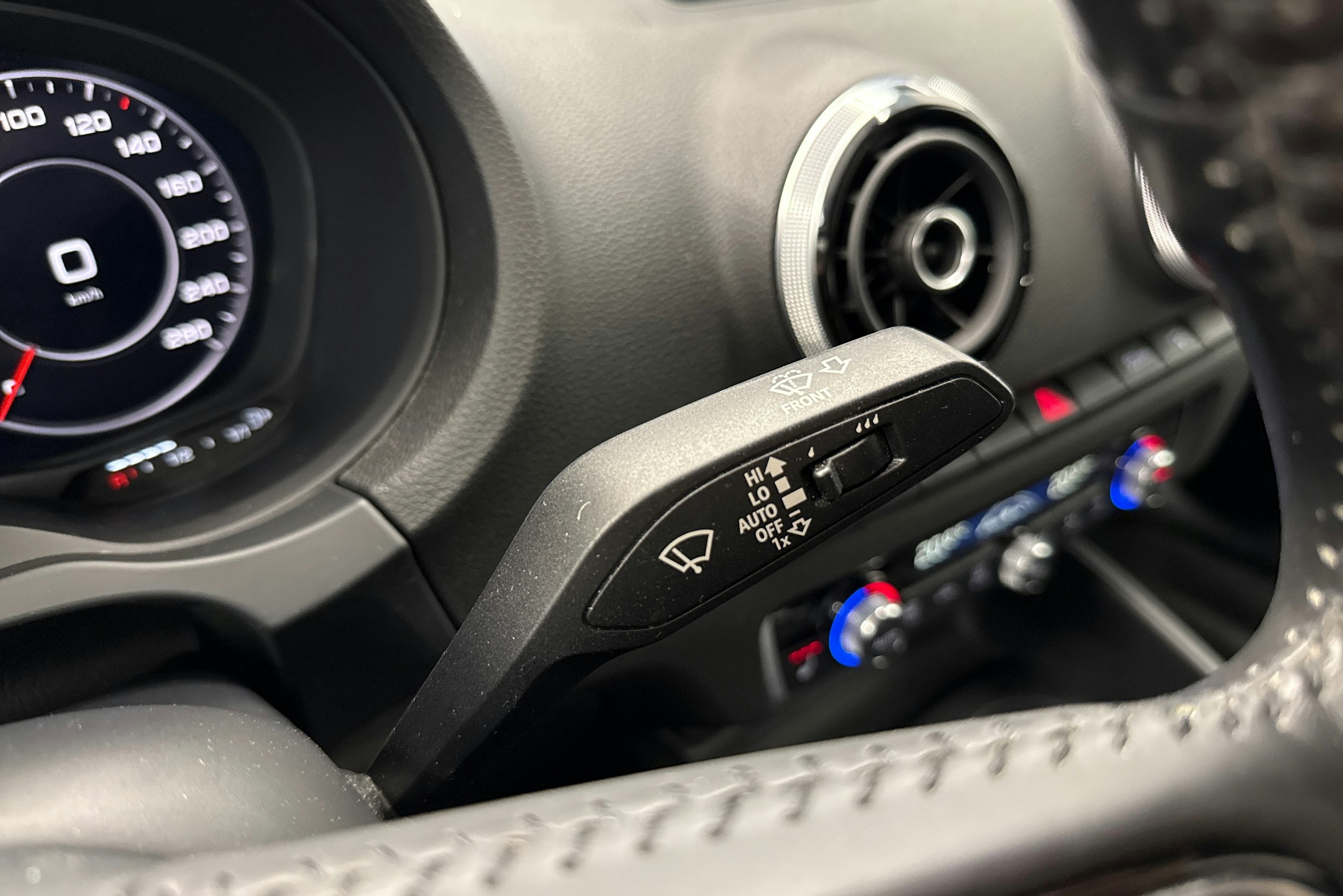 Harmaa Audi A3 2016 kuva 21.