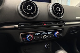 Harmaa Audi A3 2016 kuva 26.