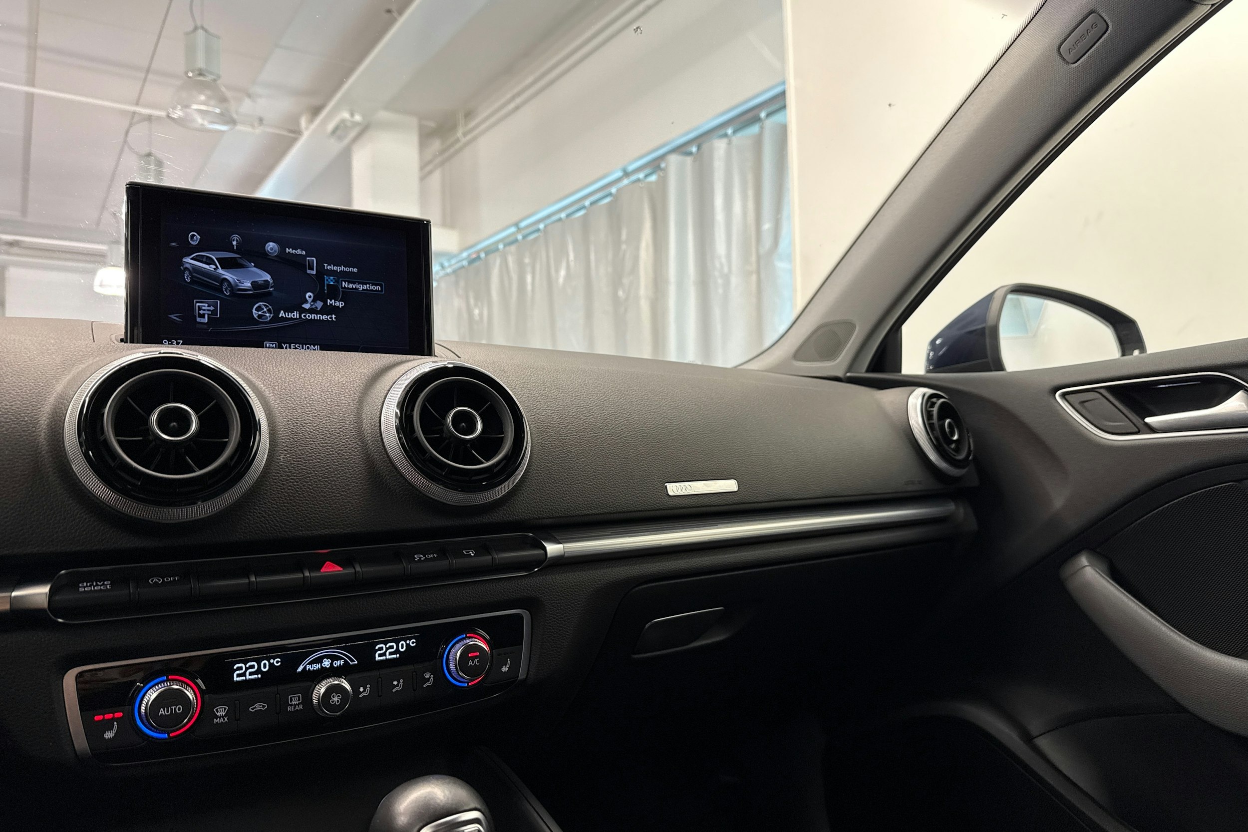 Harmaa Audi A3 2016 kuva 28.