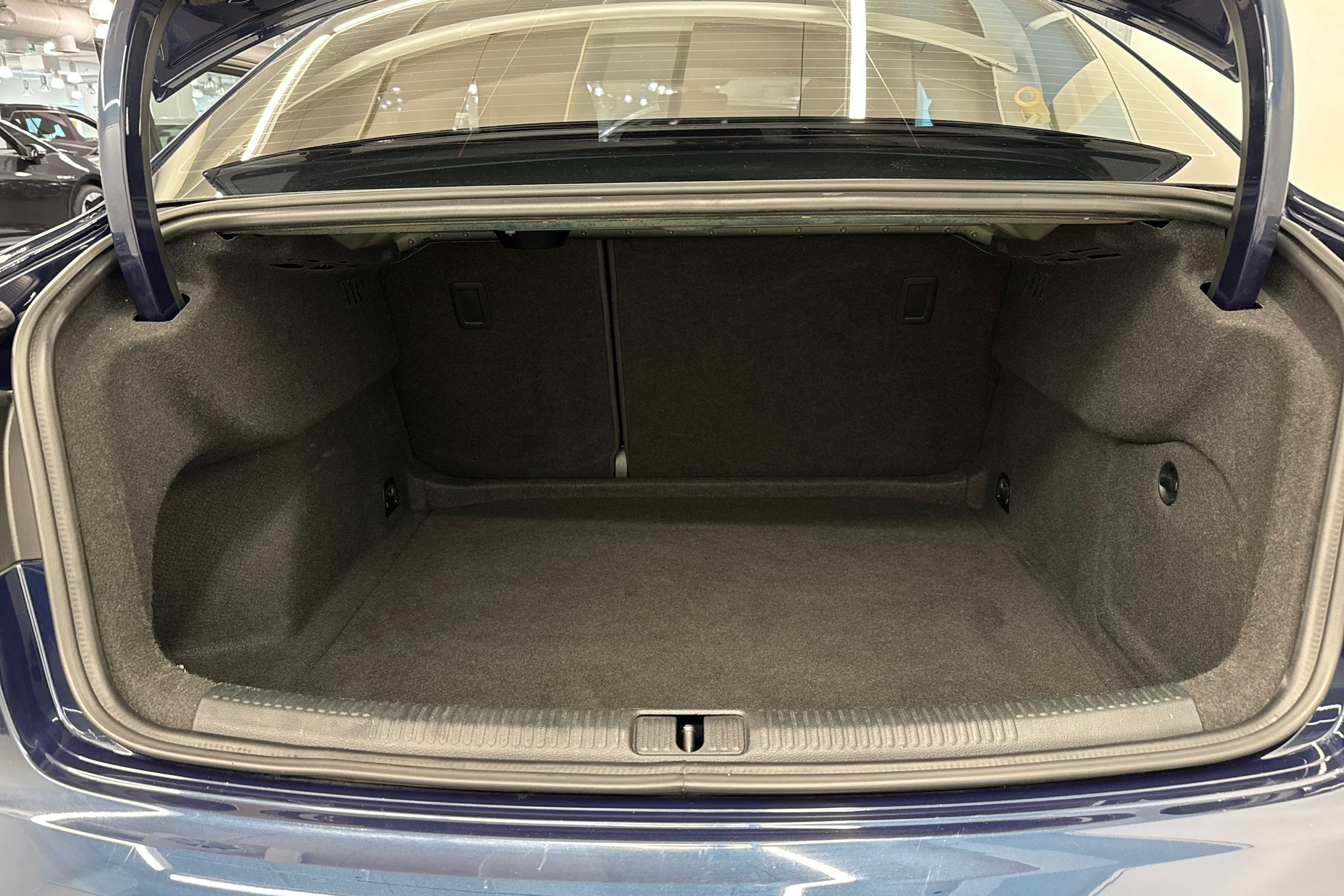Harmaa Audi A3 2016 kuva 38.