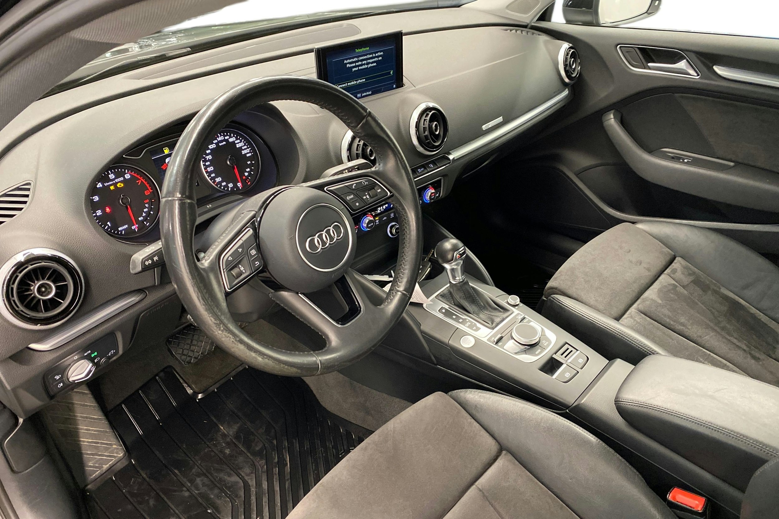 Musta Audi A3 2017 kuva 7.