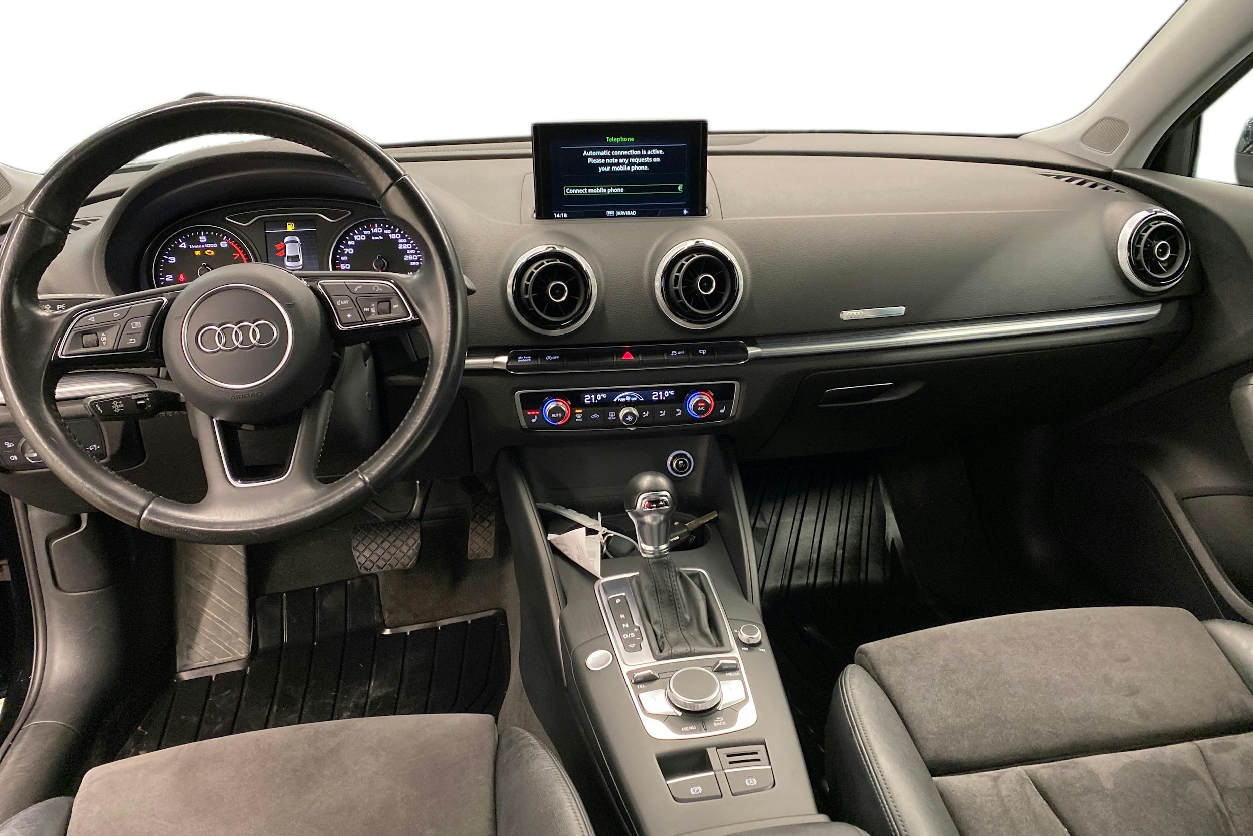 Musta Audi A3 2017 kuva 9.