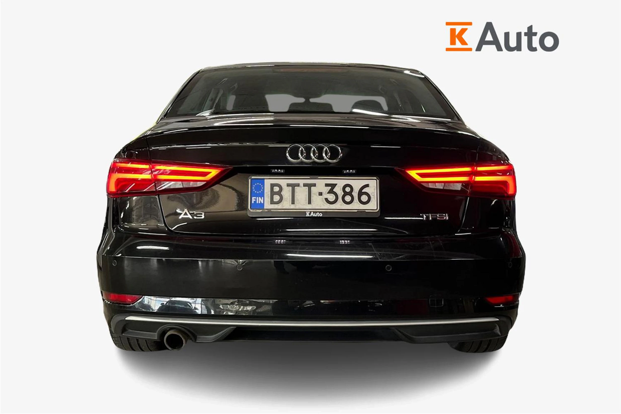 Musta Audi A3 2017 kuva 3.