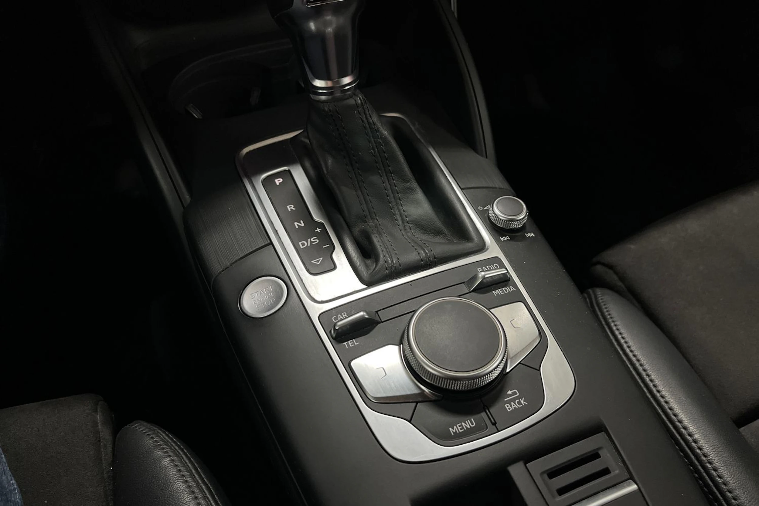 Musta Audi A3 2017 kuva 16.