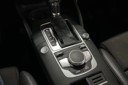 Musta Audi A3 2017 kuva 16.