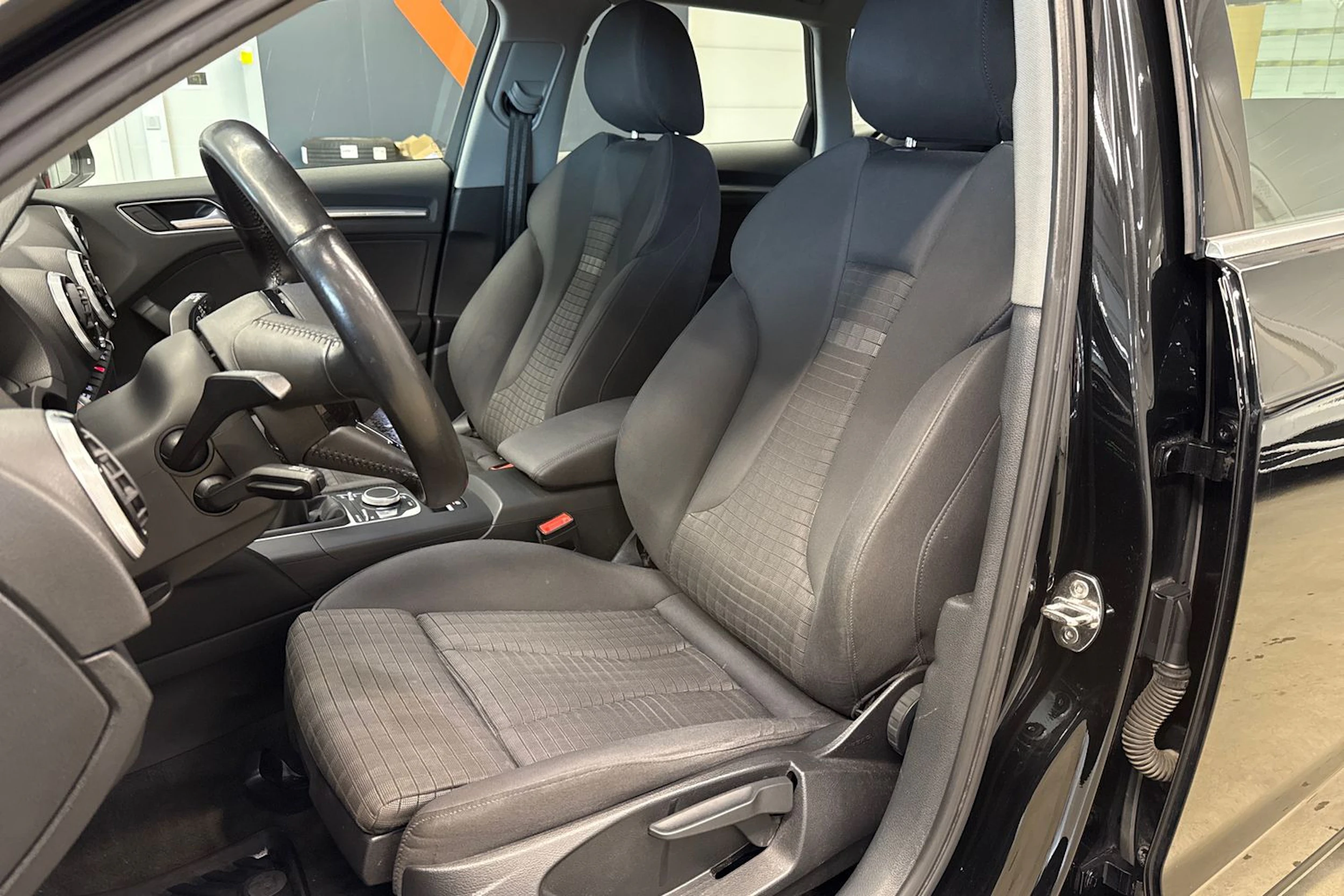 musta Audi A3 2017 kuva 11.