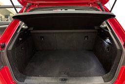 punainen Audi A3 2017 kuva 15.