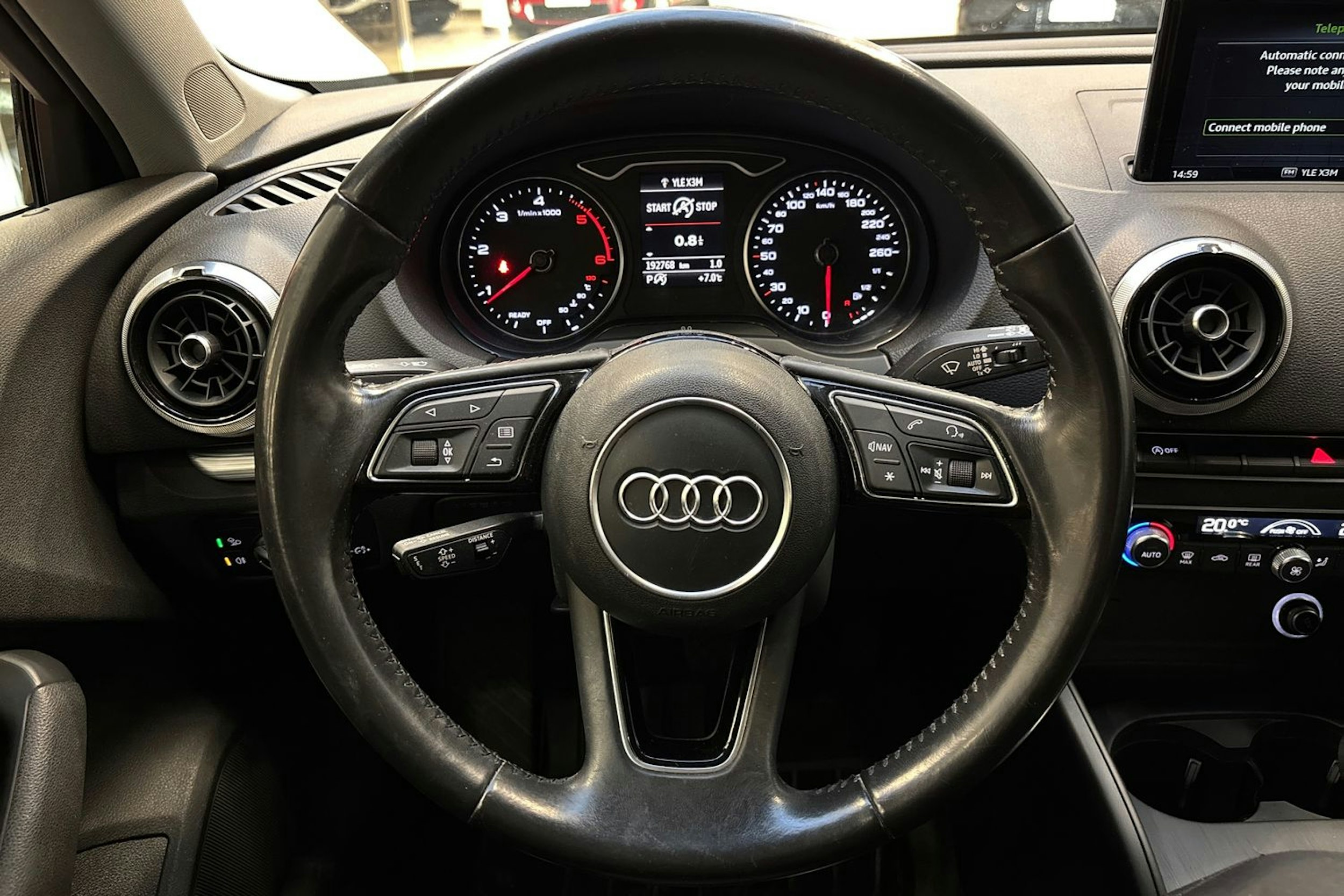 punainen Audi A3 2017 kuva 17.