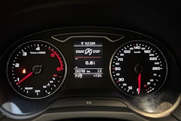 punainen Audi A3 2017 kuva 18.