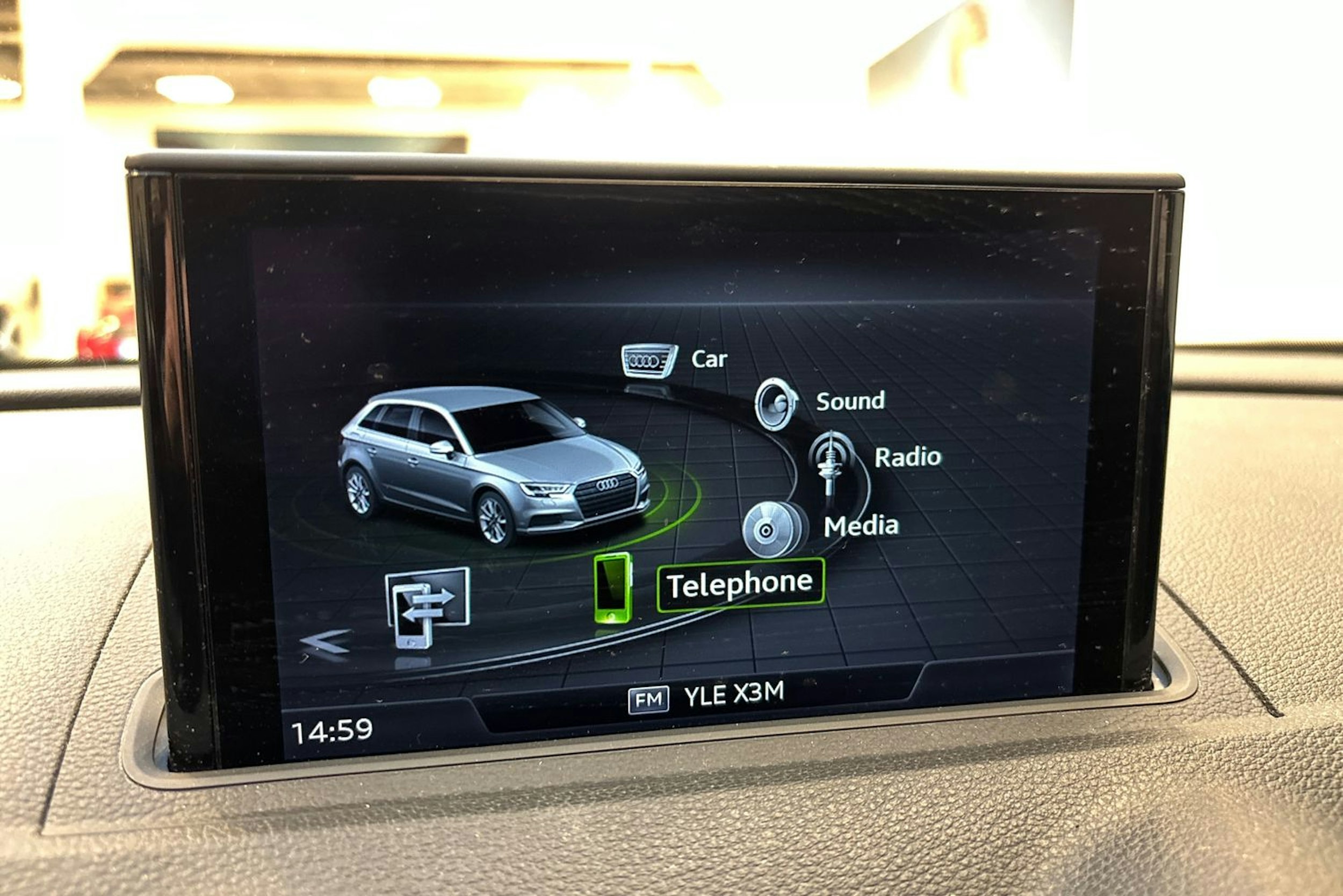 punainen Audi A3 2017 kuva 21.