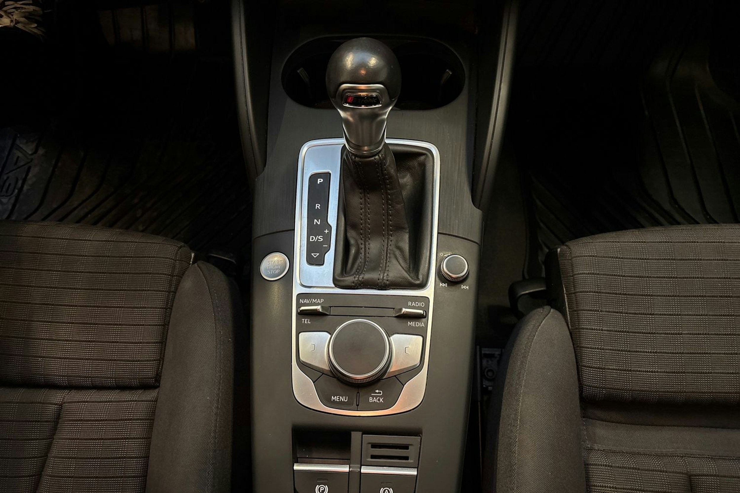 punainen Audi A3 2017 kuva 23.