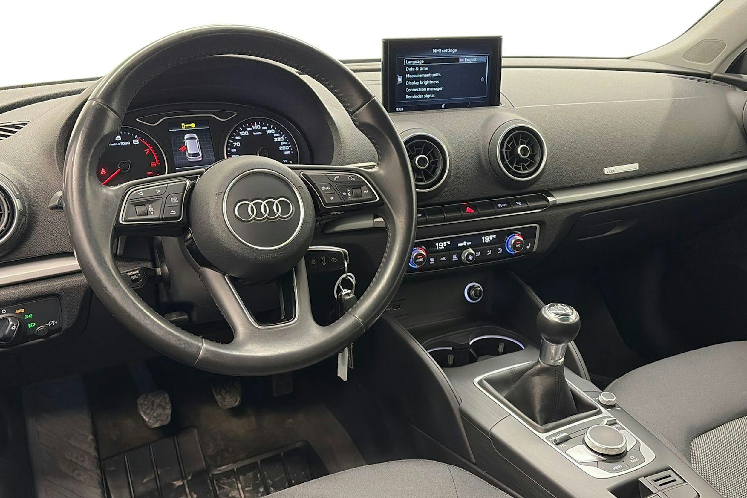 punainen Audi A3 2017 kuva 7.