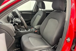 punainen Audi A3 2017 kuva 15.