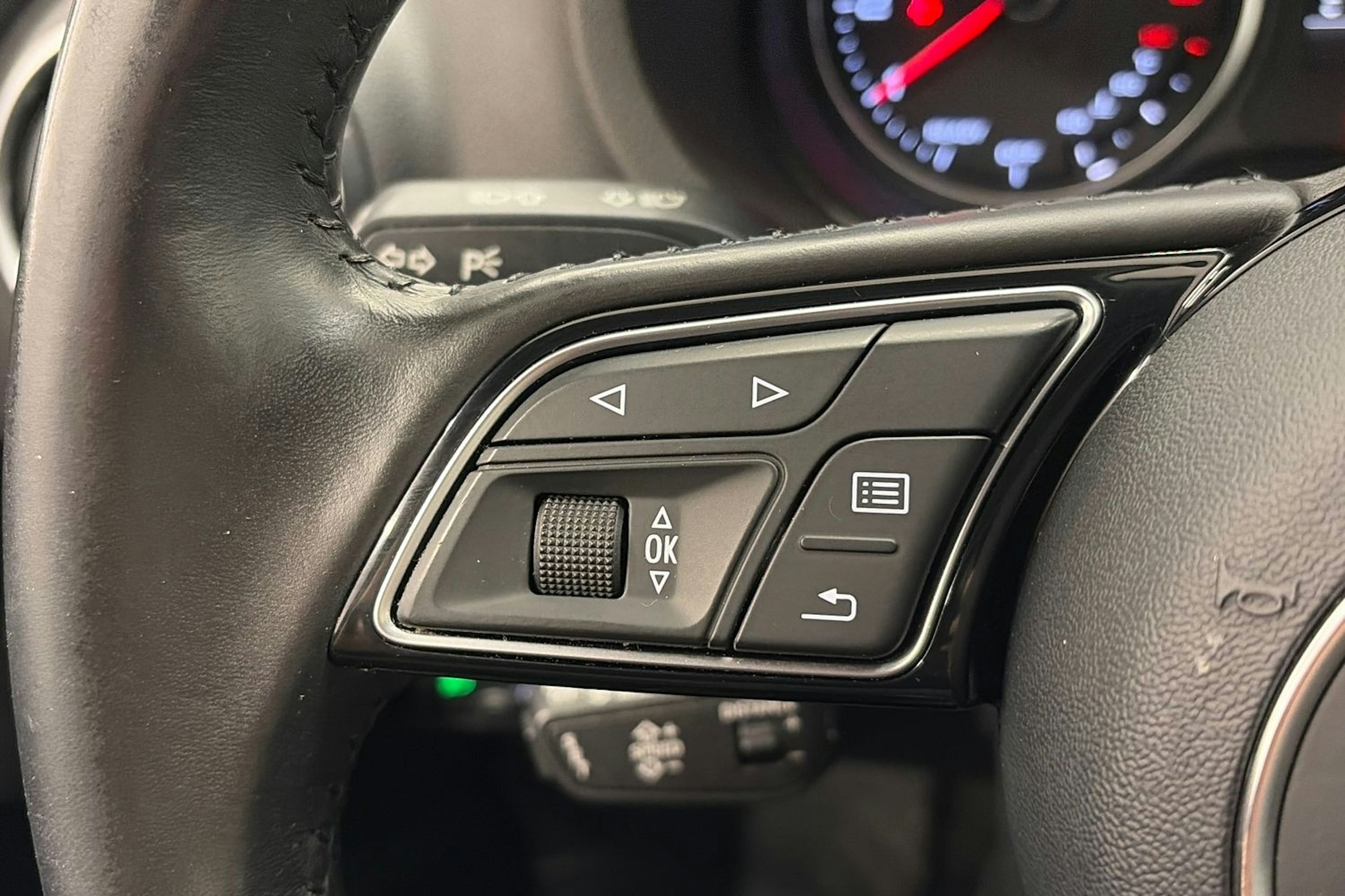 punainen Audi A3 2017 kuva 17.