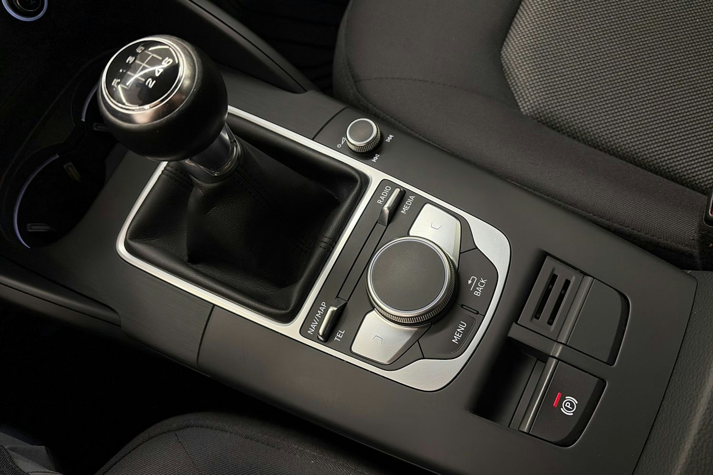 punainen Audi A3 2017 kuva 22.