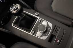 punainen Audi A3 2017 kuva 22.