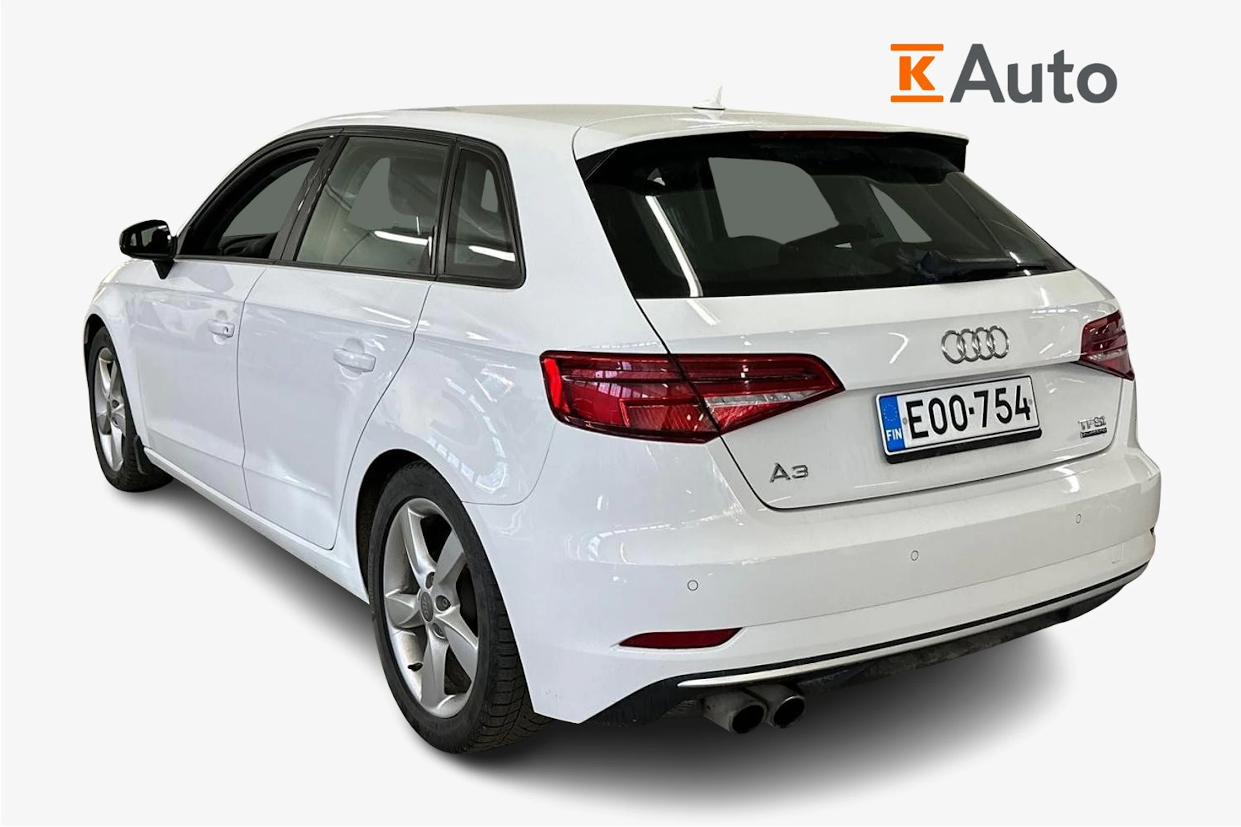 Valkoinen Audi A3 2017 kuva 2.